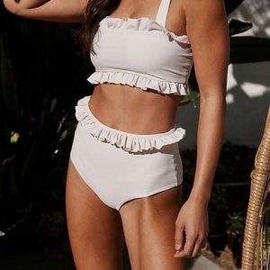 Elegant White Ruffle Bikini Bottoms